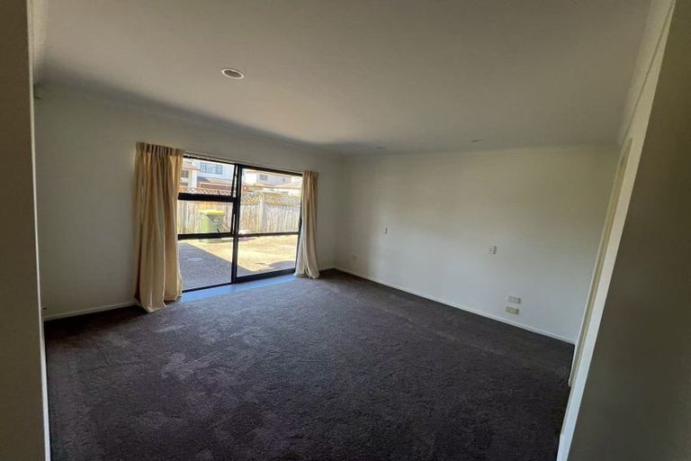 Photo of property in 2 Deerfield Place, Flat Bush, Auckland, 2019