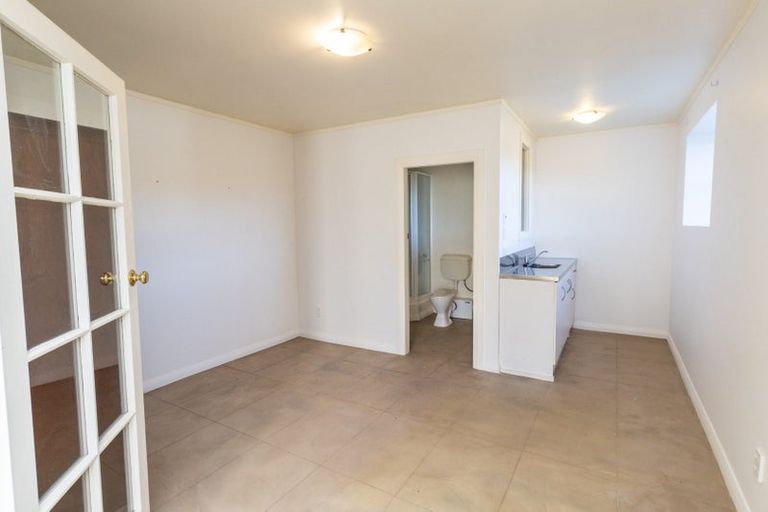 Photo of property in 12 Veronica Street, Brooklyn, Wellington, 6021