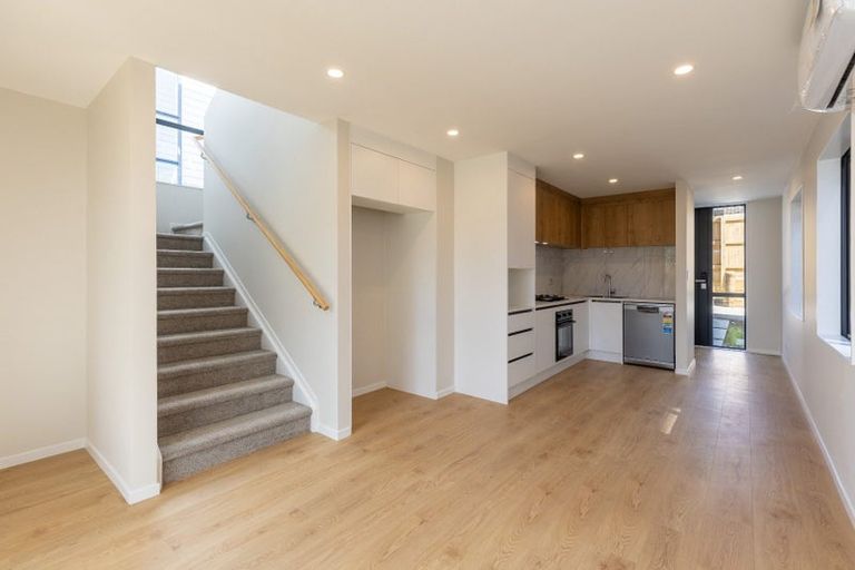 Photo of property in 6d Kaweka Street, New Lynn, Auckland, 0600