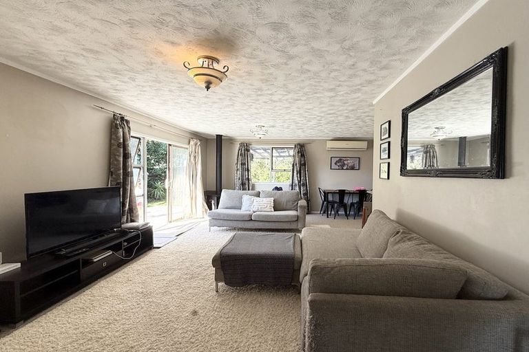 Photo of property in 31 Preston Avenue, Henderson, Auckland, 0610