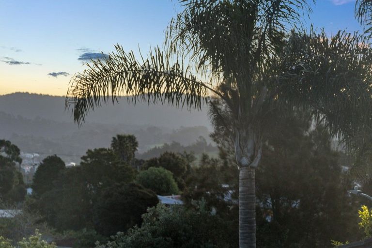 Photo of property in 26 Donovan Avenue, Massey, Auckland, 0614