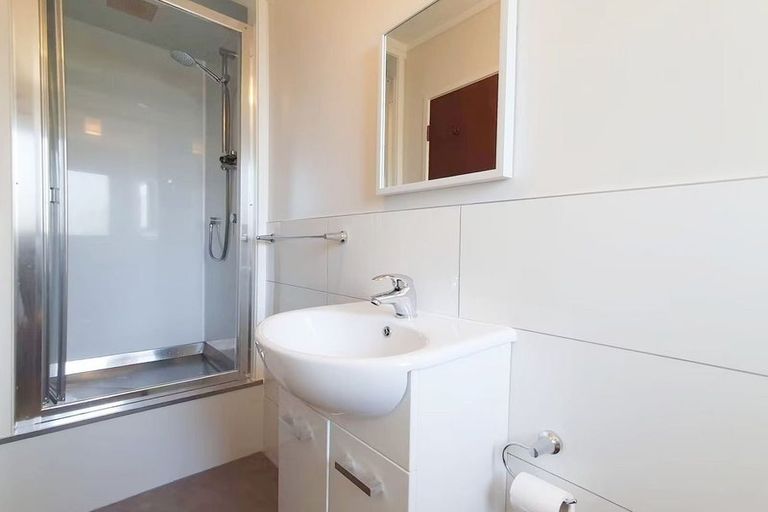 Photo of property in 2/35 Salisbury Road, Birkdale, Auckland, 0626