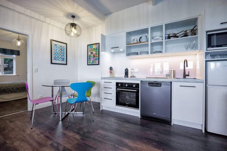 Photo of property in 2/10 Orchard Street, Wadestown, Wellington, 6012