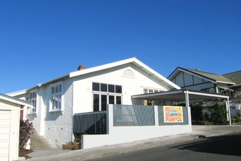 Photo of property in 16 Lighthouse Road, Bluff Hill, Napier, 4110