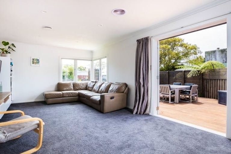 Photo of property in 201 Frankley Road, Frankleigh Park, New Plymouth, 4310