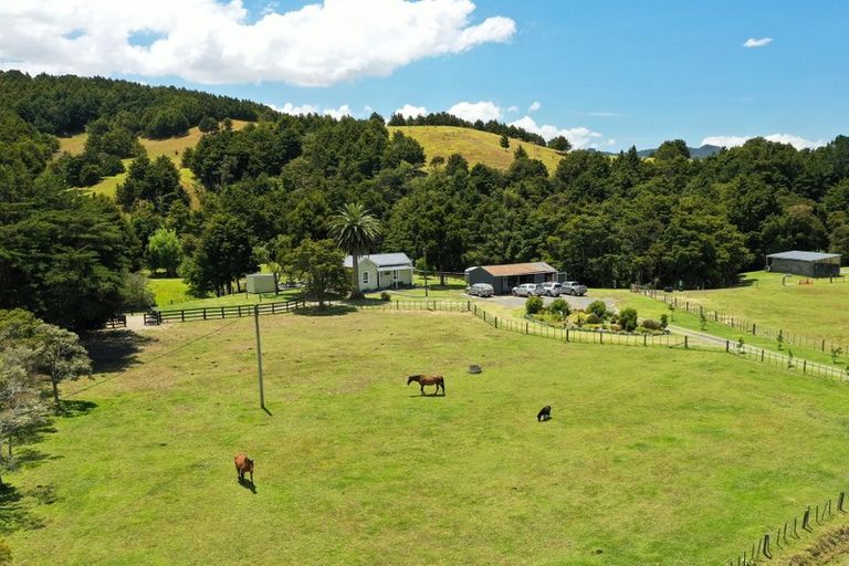 Photo of property in 482 Millbrook Road, Waipu, 0582
