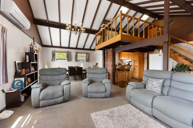 Photo of property in 2/10 Wilford Street, Wallaceville, Upper Hutt, 5018