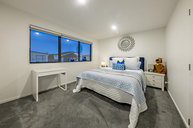 Photo of property in 23 Riroriro Road, Hobsonville, Auckland, 0616