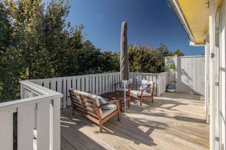 Photo of property in 22 Enfield Road, Hospital Hill, Napier, 4110