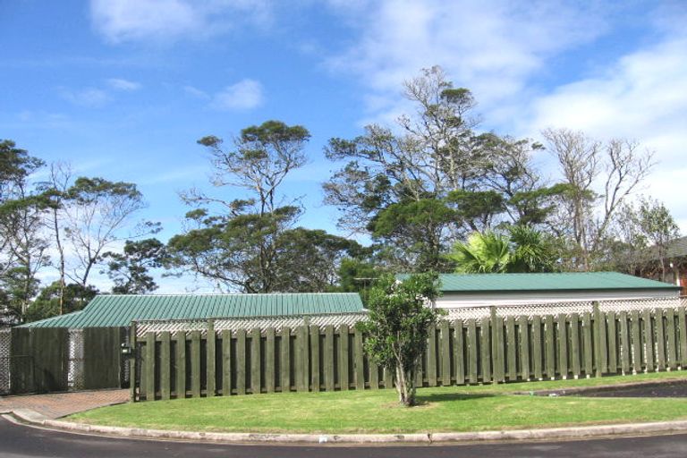 Photo of property in 11 Kinvig Place, Ranui, Auckland, 0612