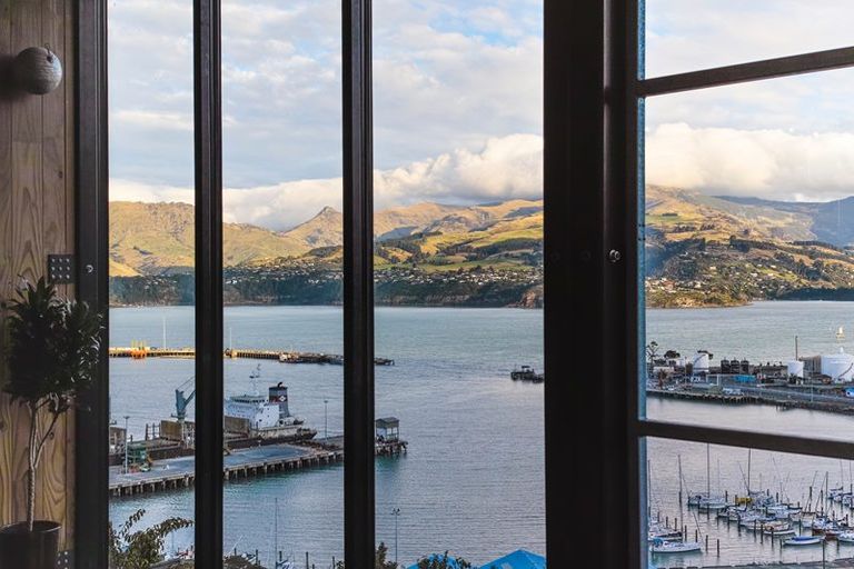 Photo of property in 15 Dudley Road, Lyttelton, 8082