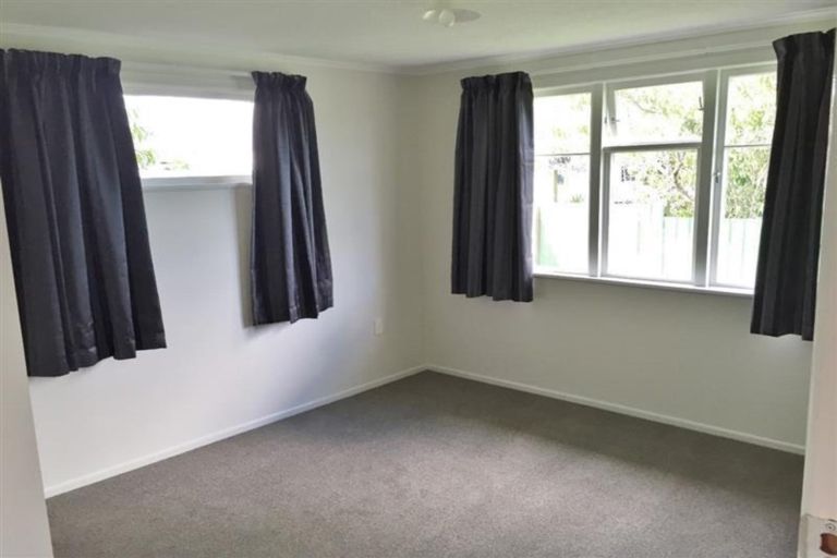 Photo of property in 72 Mckenzie Road, Mangere Bridge, Auckland, 2022