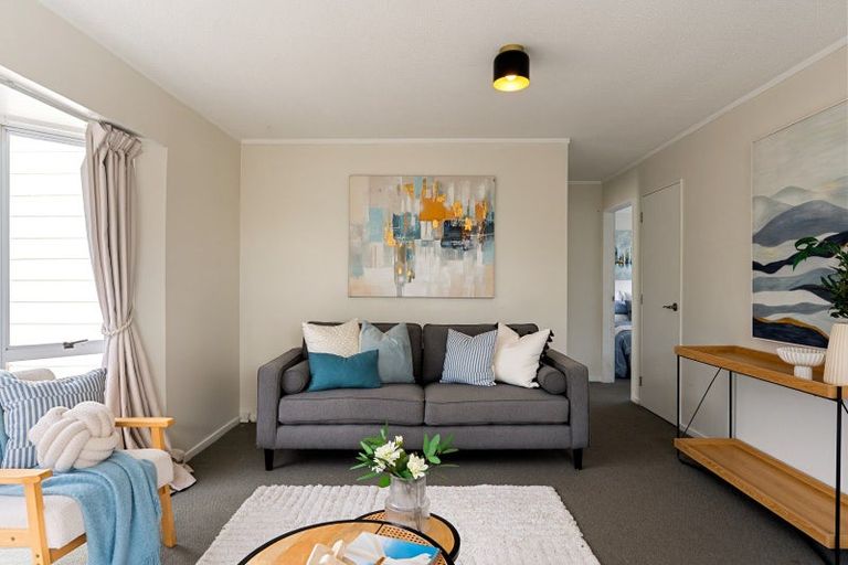 Photo of property in 18a Bracken Road, Newlands, Wellington, 6037