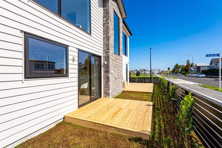 Photo of property in 1 Sails Road, Hobsonville, 0616