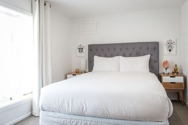 Photo of property in 2/61 Forrest Hill Road, Milford, Auckland, 0620