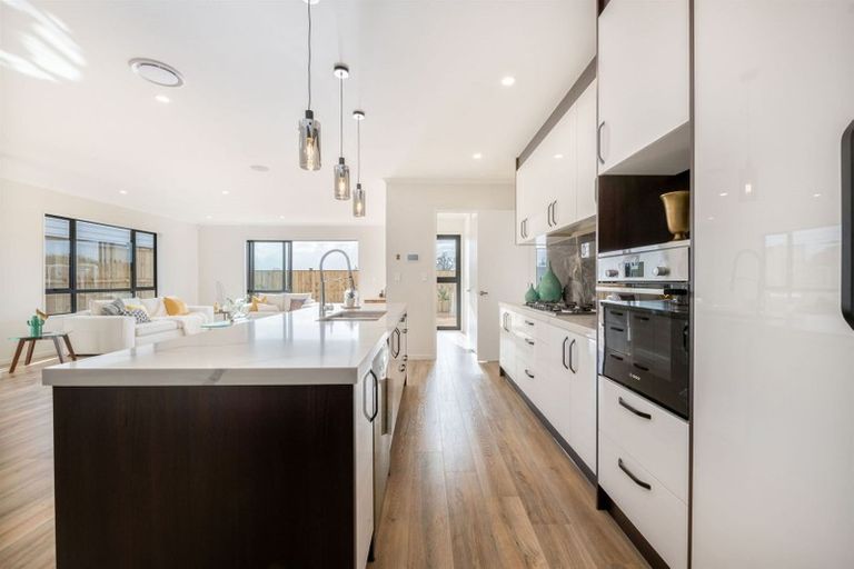 Photo of property in 94 Tir Conaill Avenue, Flat Bush, Auckland, 2019