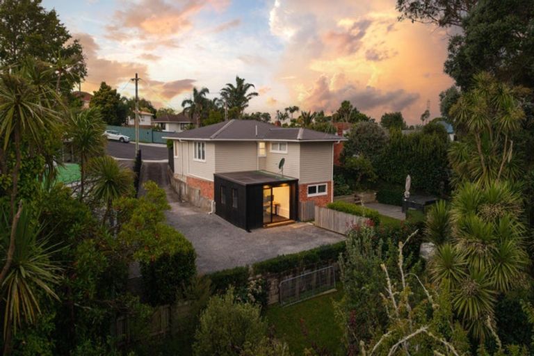 Photo of property in 17 Poto Street, Te Atatu South, Auckland, 0610