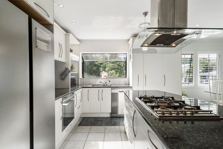 Photo of property in 2/74 Glamorgan Drive, Torbay, Auckland, 0630