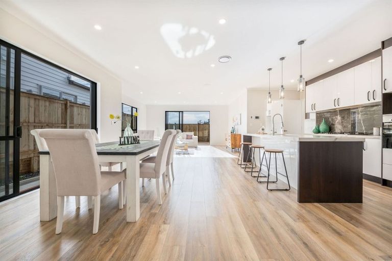 Photo of property in 94 Tir Conaill Avenue, Flat Bush, Auckland, 2019