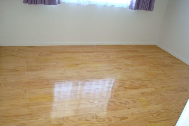 Photo of property in 43 Blease Street, New Lynn, Auckland, 0600