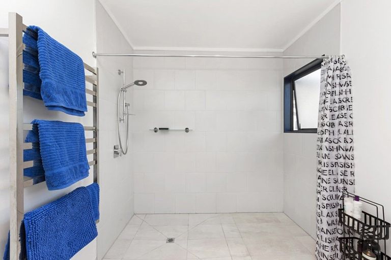 Photo of property in 24a Manukau Road, Raglan, 3225