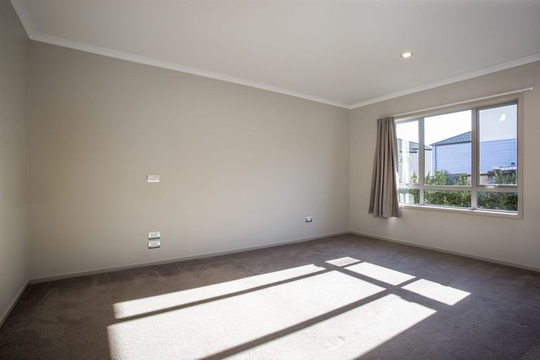 Photo of property in 12 Horizon View Road, Oteha, Auckland, 0632