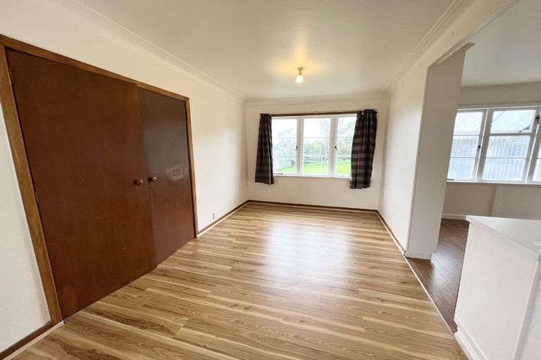 Photo of property in 13 Netherlands Avenue, Kelston, Auckland, 0602