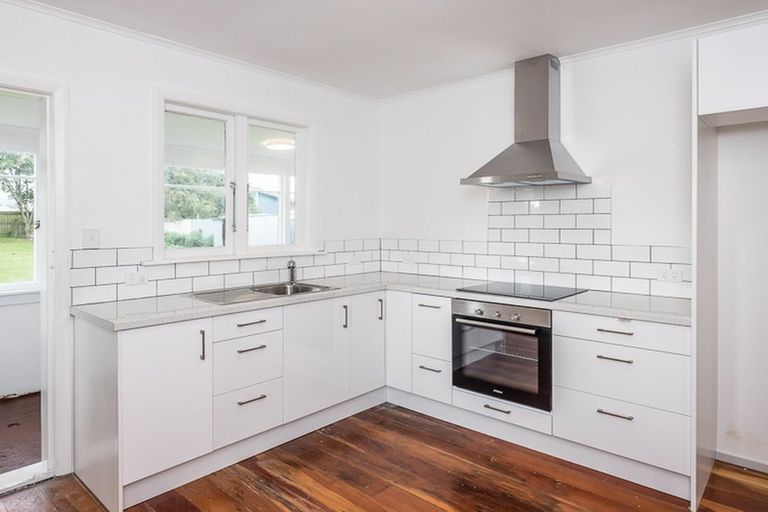 Photo of property in 8 Cambridge Street, Levin, 5510