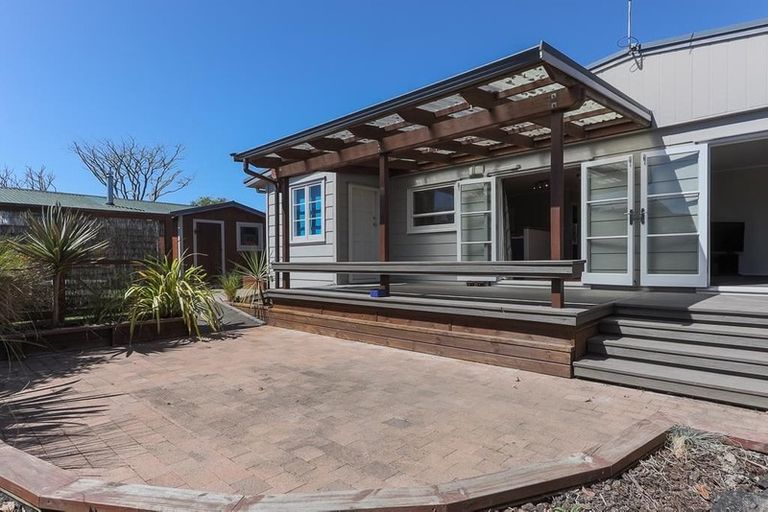 Photo of property in 12a Charles Road, Hannahs Bay, Rotorua, 3010
