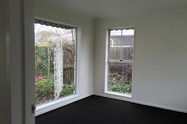 Photo of property in 17 Witbrock Crescent, Burnside, Christchurch, 8053