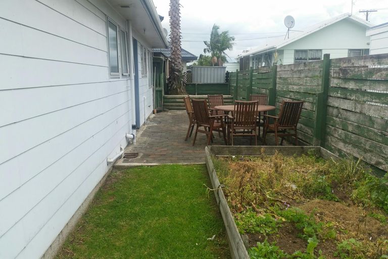 Photo of property in 24b Tironui Station Road, Papakura, 2112