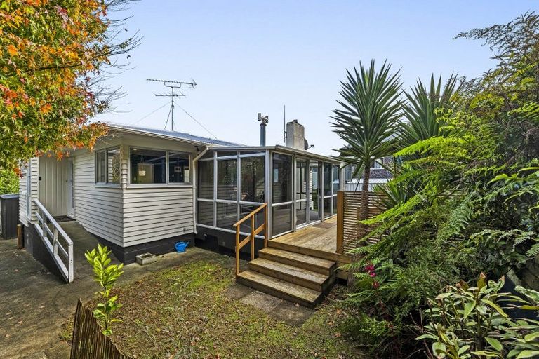 Photo of property in 21 Ambury Place, Merrilands, New Plymouth, 4312