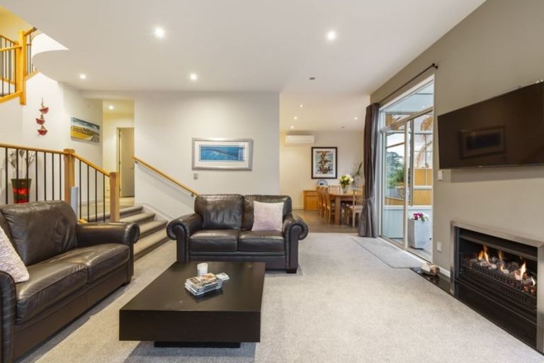 Photo of property in 68 Saddleback Rise, Murrays Bay, Auckland, 0630