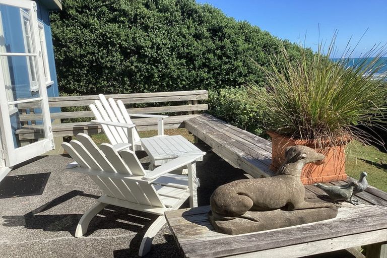 Photo of property in 103 Messenger Terrace, Oakura, 4314