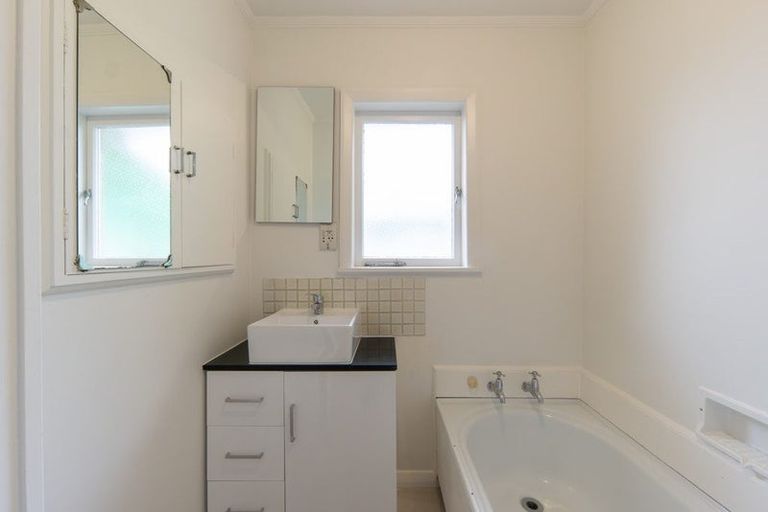 Photo of property in 7 Baverstock Road, Nawton, Hamilton, 3200