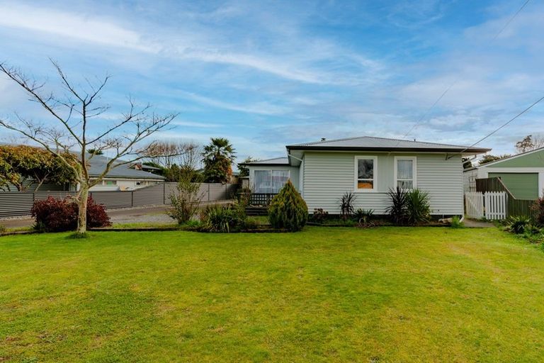 Photo of property in 37 Francis Drake Street, Waipukurau, 4200