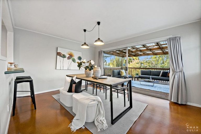 Photo of property in 27 Amberley Avenue, Te Atatu South, Auckland, 0610