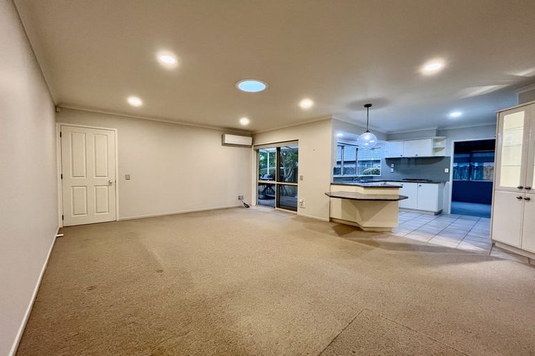 Photo of property in 5 Casabella Court, Northpark, Auckland, 2013