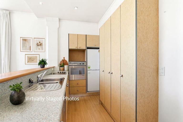 Photo of property in 10/37 Majoribanks Street, Mount Victoria, Wellington, 6011