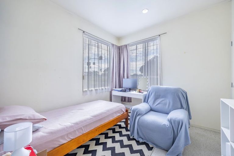 Photo of property in 1/410 Glenfield Road, Glenfield, Auckland, 0629