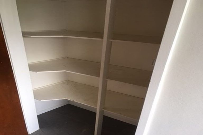 Photo of property in 24b Fitzpatrick Street, Newlands, Wellington, 6037