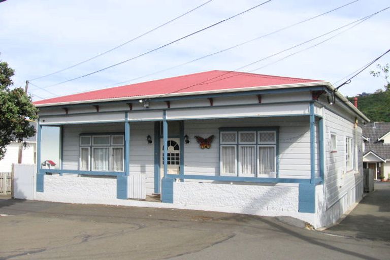 Photo of property in 184 Clyde Street, Island Bay, Wellington, 6023