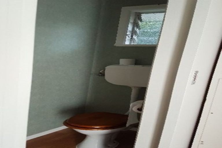 Photo of property in 15 Tyne Road, Forrest Hill, Auckland, 0620