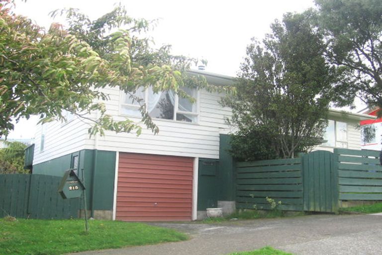 Photo of property in 215 Dowse Drive, Maungaraki, Lower Hutt, 5010