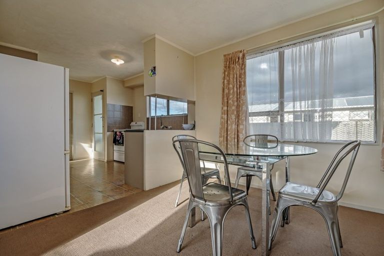 Photo of property in 9 Colonial Place, Kelvin Grove, Palmerston North, 4414