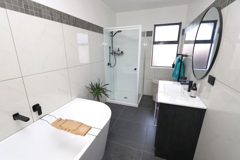 Photo of property in 136 Mcmurdo Street, Tinwald, Ashburton, 7700