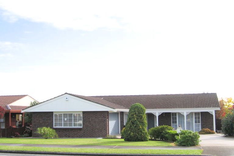 Photo of property in 147 Prince Regent Drive, Farm Cove, Auckland, 2012