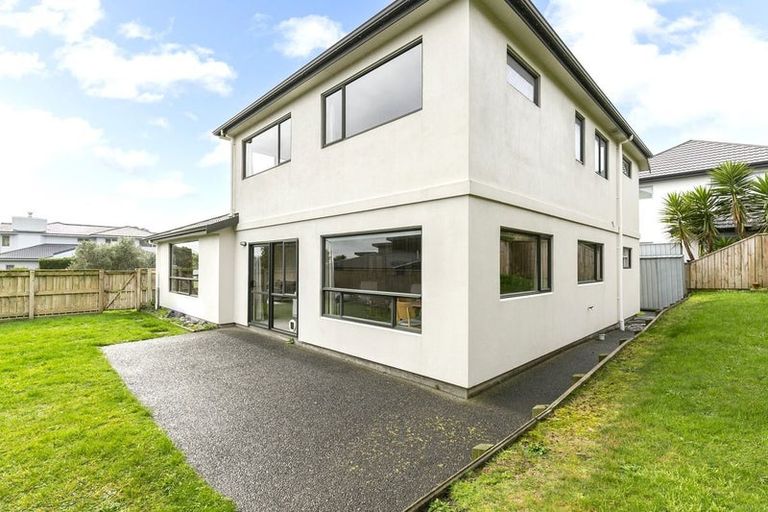 Photo of property in 9 Aspiring Terrace, Aotea, Porirua, 5024