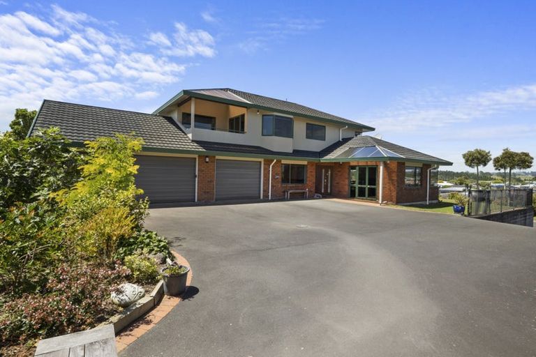 Photo of property in 9 Sandel Rise, Merrilands, New Plymouth, 4312