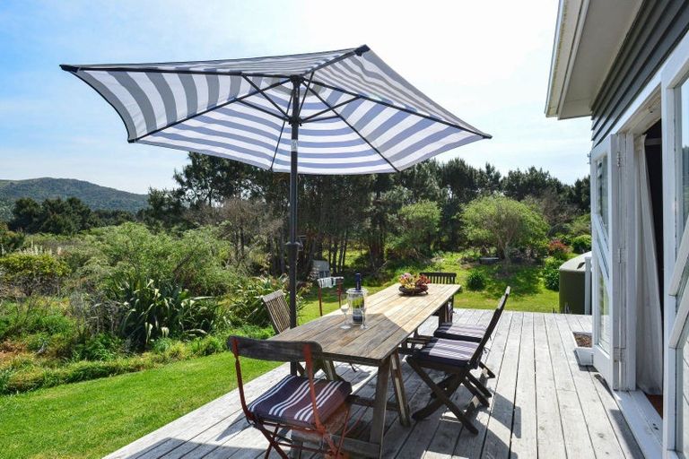 Photo of property in 11 Blue Bay Road, Mahia, 4198